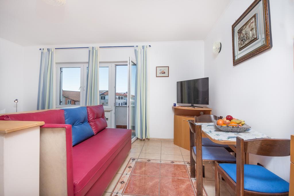 Apartments Villa-Passat Πόρετς Εξωτερικό φωτογραφία