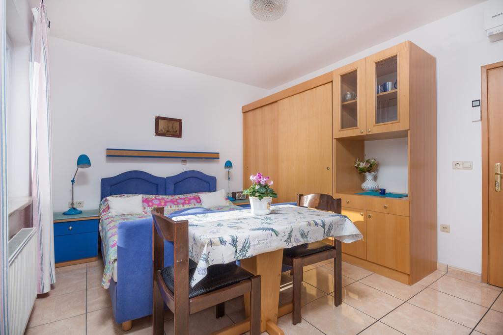 Apartments Villa-Passat Πόρετς Εξωτερικό φωτογραφία