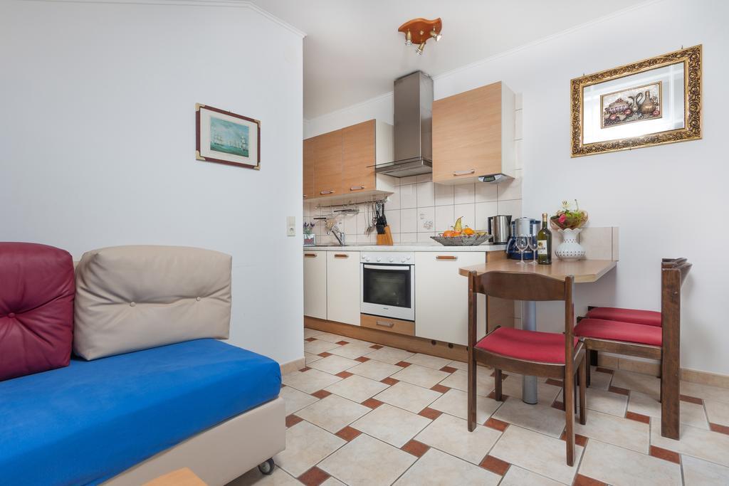 Apartments Villa-Passat Πόρετς Εξωτερικό φωτογραφία