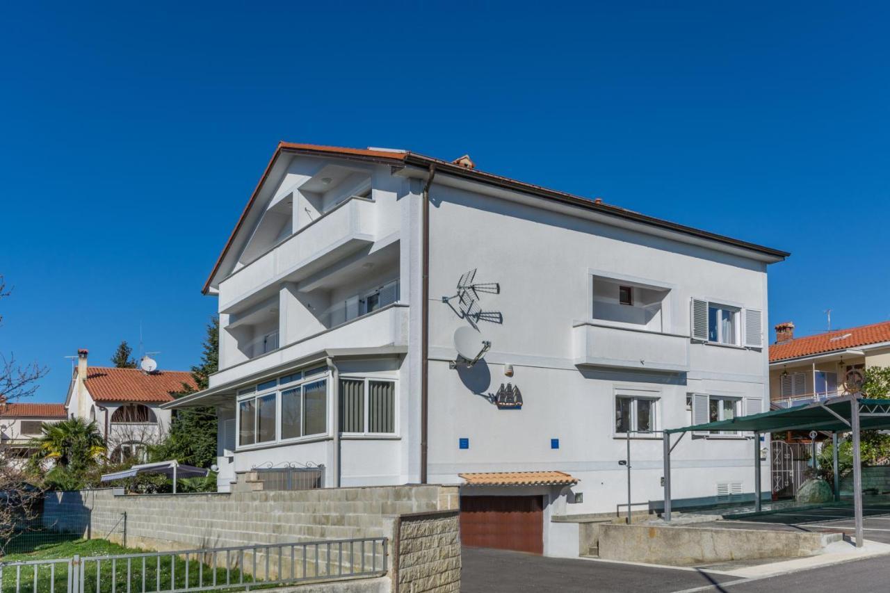 Apartments Villa-Passat Πόρετς Εξωτερικό φωτογραφία